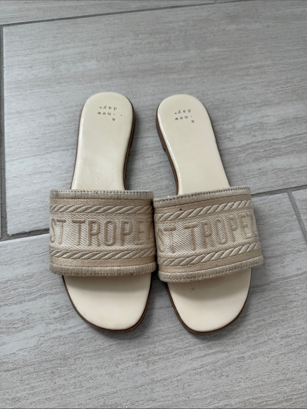 A New Day St Tropez Slides Size 8